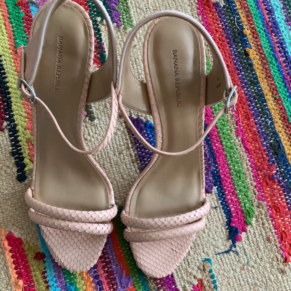 NWT - New w/o box Banana Republic Snake Skin
